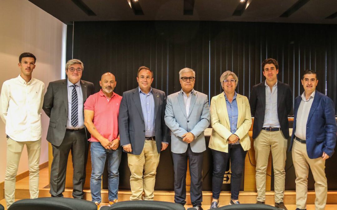 Junta, Universidad de Extremadura y cuatro empresas extremeñas firman un convenio para regular el uso de áridos reciclados en infraestructuras viarias